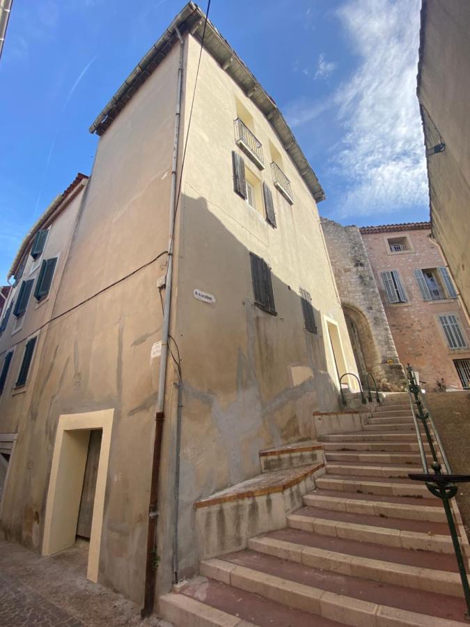 Bel Appartement T1 30M2 Centre Historique Aubagne Bagian luar foto