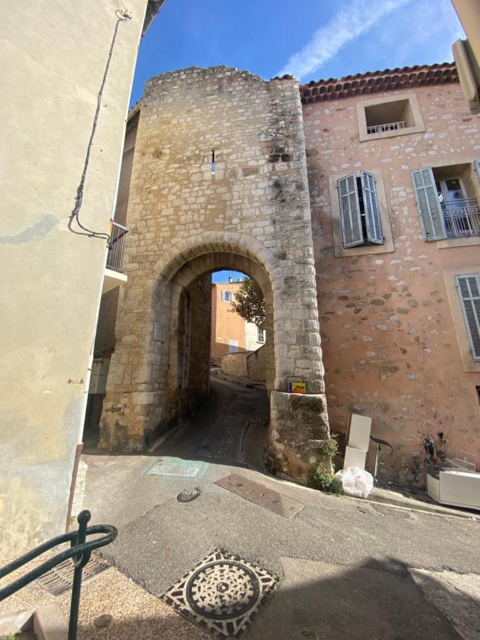Bel Appartement T1 30M2 Centre Historique Aubagne Bagian luar foto
