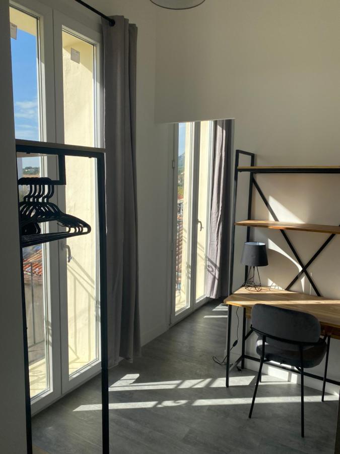 Bel Appartement T1 30M2 Centre Historique Aubagne Bagian luar foto