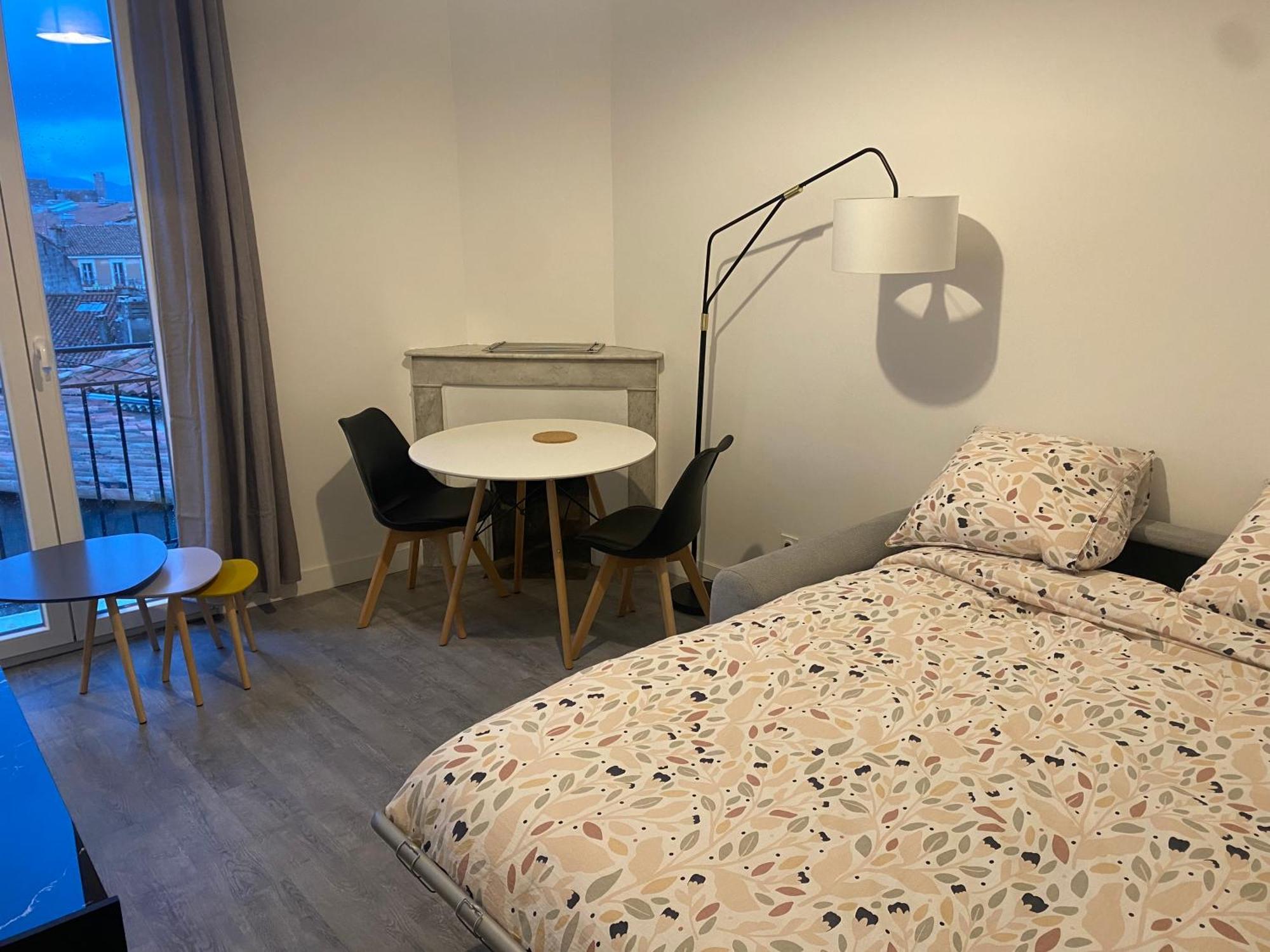 Bel Appartement T1 30M2 Centre Historique Aubagne Bagian luar foto